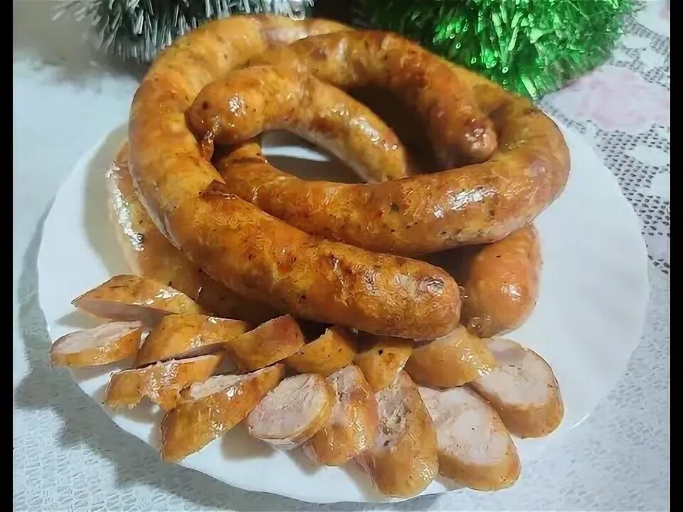 Куриные колбаски приготовление. Куриная колбаса от маруси. колбаски куриные как делают.