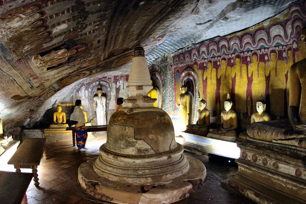 Храм Дамбулла Шри-Ланка. Золотой пещерный храм Дамбулла. Шри Ланка золотой храм Дамбулла. Пещерный храм Дамбулла Шри-Ланка.