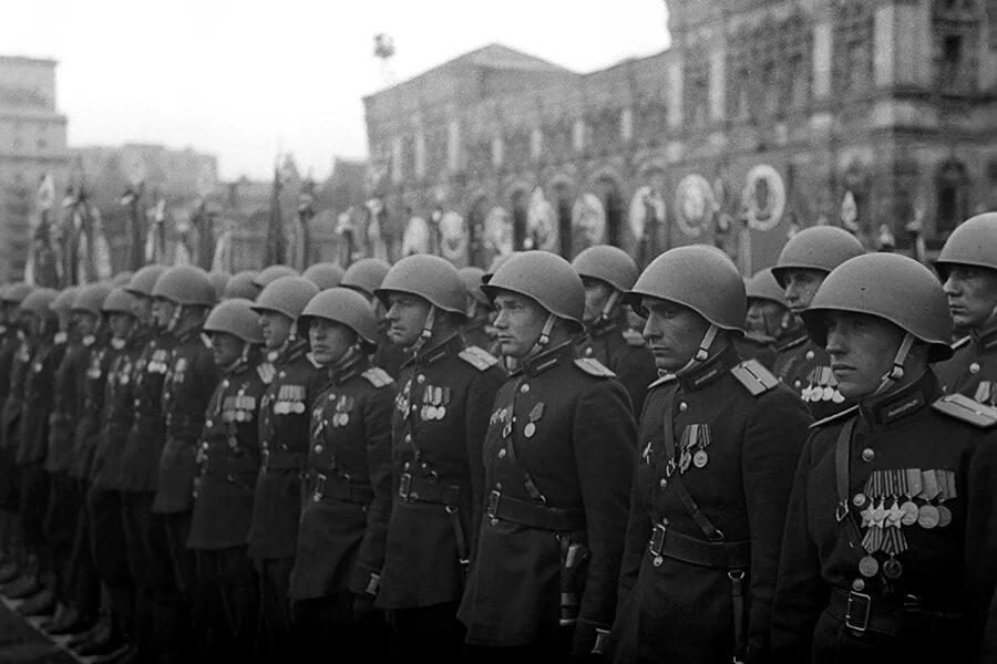 Парад на красной площади 1945