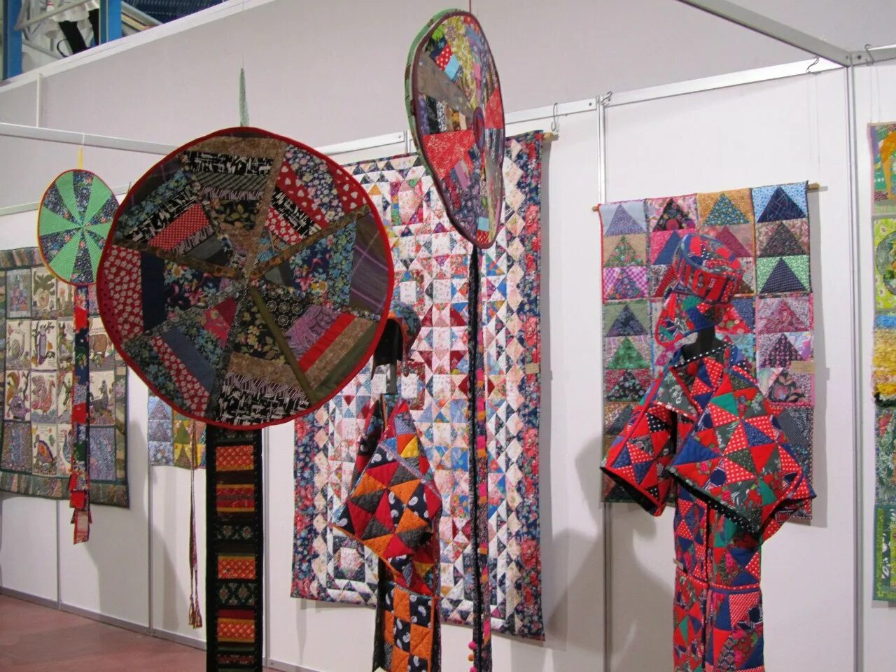 Выставка лоскутного шитья. Выставка лоскутного шитья. Выставка шитья. Фестиваль лоскутного шитья. Пэчворк в музее.