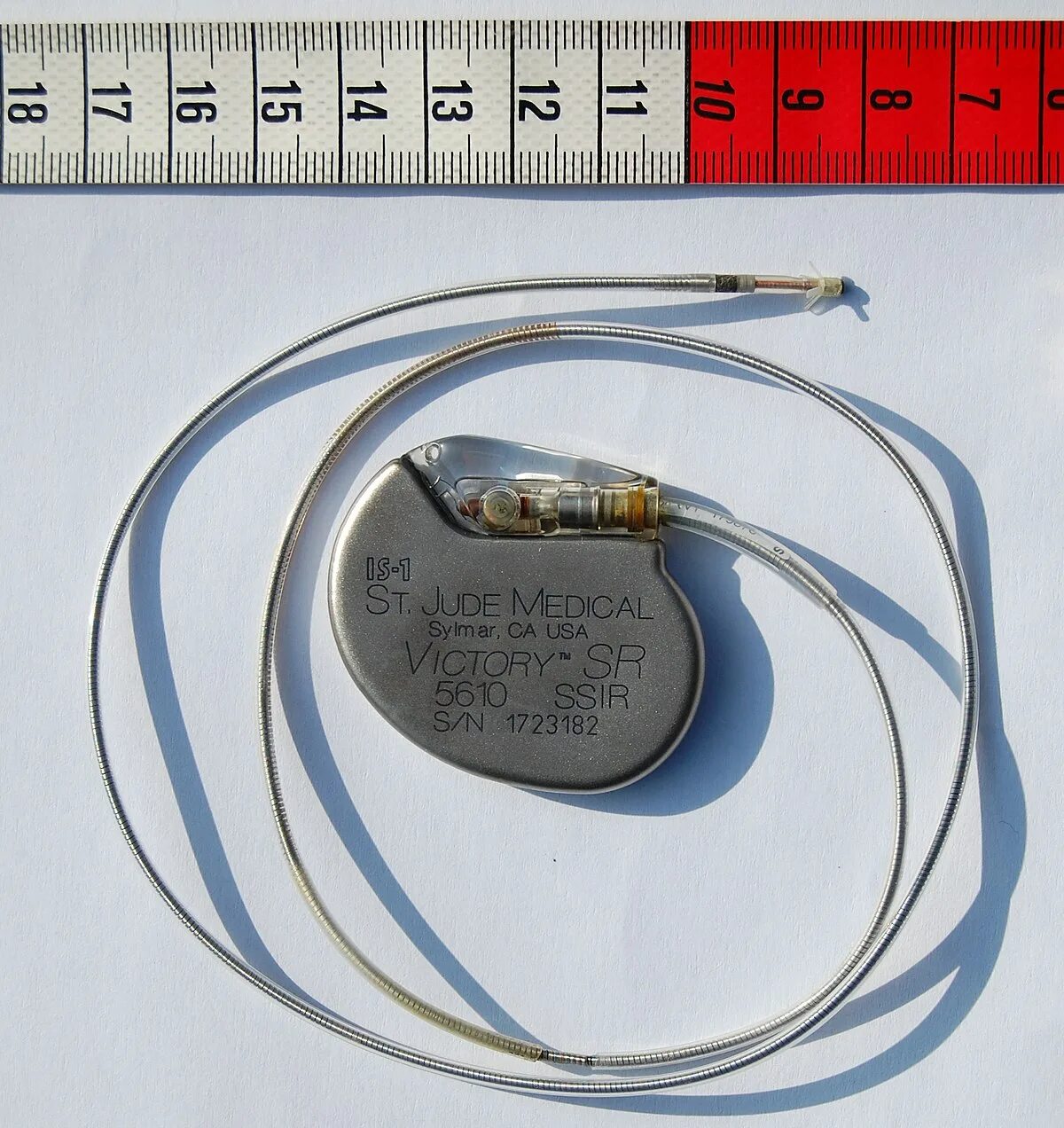 Если стоит кардиостимулятор можно. St. Jude Medical кардиостимулятор. Двухкамерный кардиовертер-дефибриллятор. Электро кардио стимулятор. Двухкамерный кардиостимулятор.
