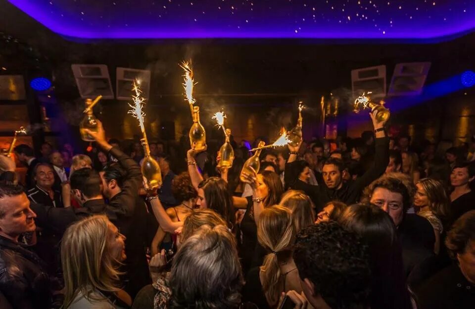 дружба. клубы губкина. клубы губкина. аристократ губкинский. фитнес клуб зебра орджоникидзе 10.