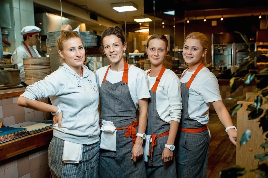 кухня полли на фрунзенской набережной. вакансии ресторанов москвы. вакансии ресторанов москвы. семейный ресторан. шеф повар и су шеф.