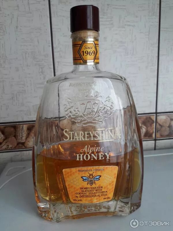 Альпин хани. 5. Старейшина альпин хани 0. Ликер старейшина хани. Ликер десертный старейшина альпин хани 34%.
