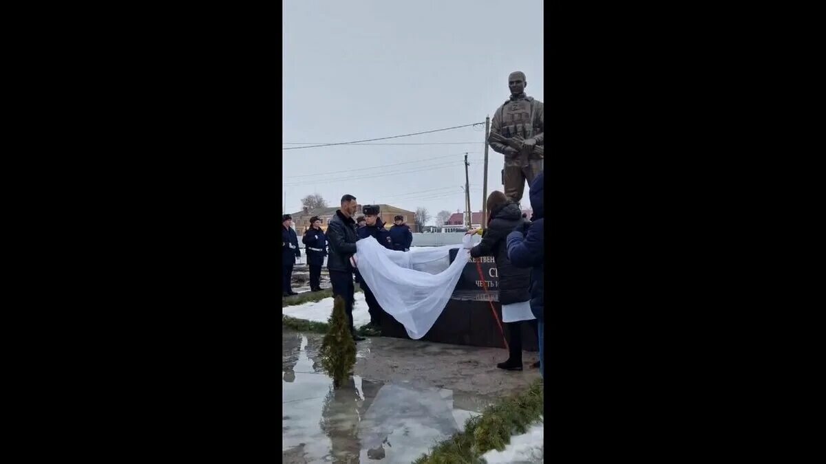 Открывай черноземье. Памятник героям сво Тамбов. Открыли памятник. Памятник герою. Памятник белогвардейцам.