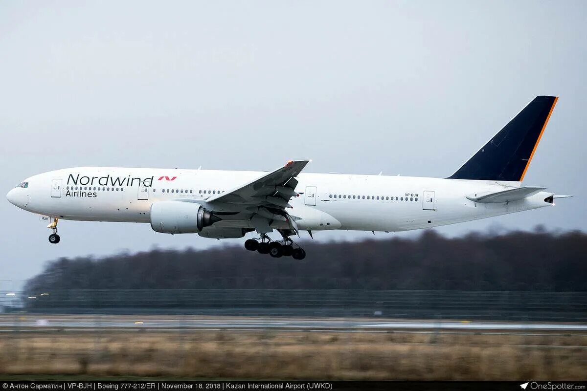 Нордвингс авиабилеты сайт. Boeing 777 Nordwind Airlines. Северный ветер (Nordwind Airlines). Боинг 777-200er компания Red Wings.. Самолёт Nordwind Airlines 777.