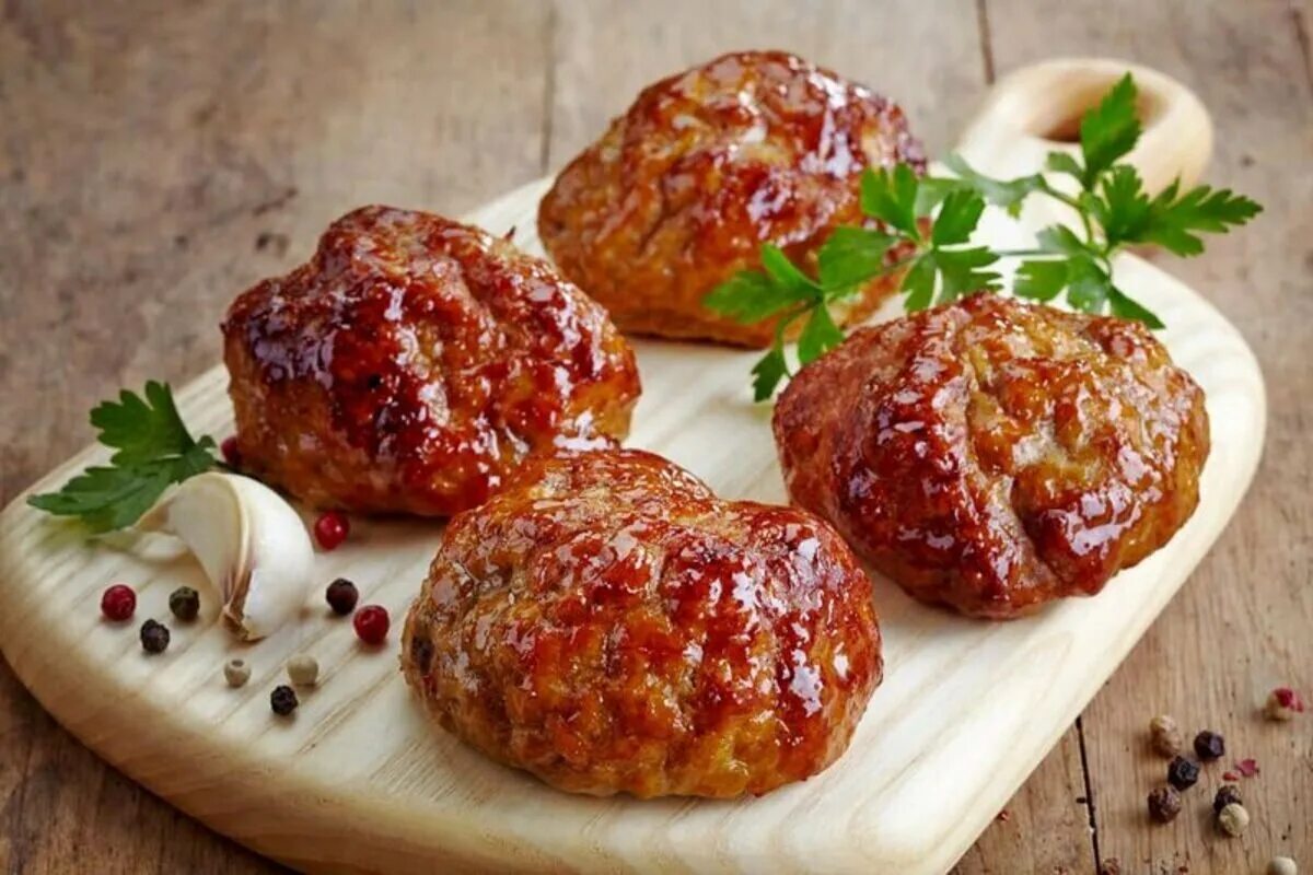 Рецепт сочных котлет из фарша. Котлеты. красивые котлеты. вкусные сочные котлеты. пышные котлеты.
