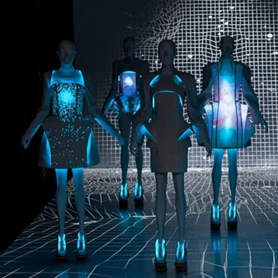 Future trends. Одежда будущего. Технологичная одежда будущего. Умная одежда будущего. Платье будущего.