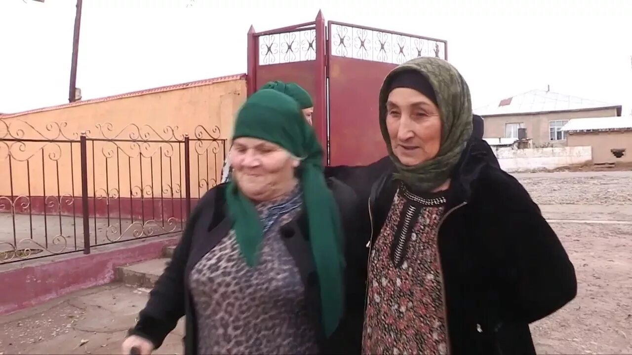 Условия жизни в чечне. Люди в мечети. Чанко село. Чеченец обычный. Арабские наемники в чечне.