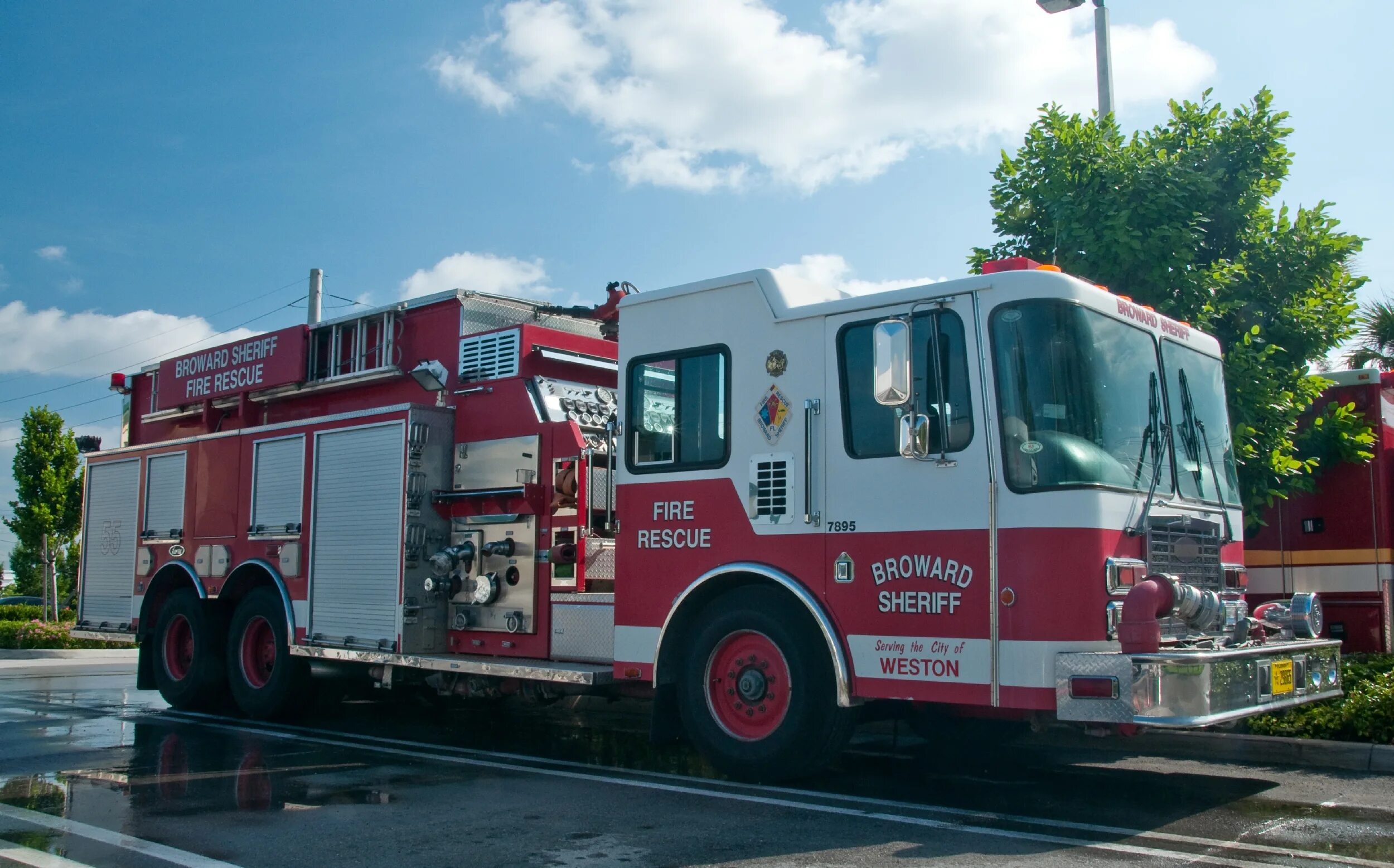Fire rescue. Las vegas fire and rescue 110 станция. Fire dept машинка. Fire rescue пожарная машина. Fire rescue.