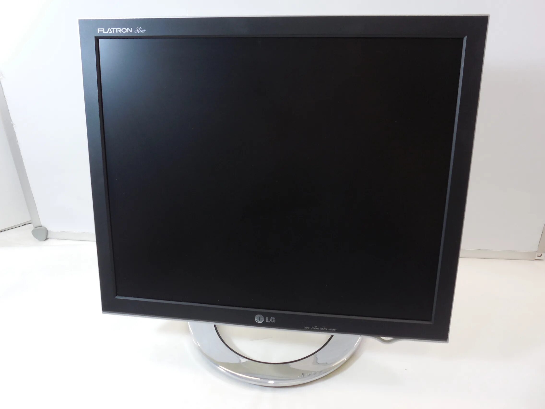 Мониторы slim. Монитор slim. Мониторы slim. Монитор aoc q27t1 silver-black. Мониторы slim.