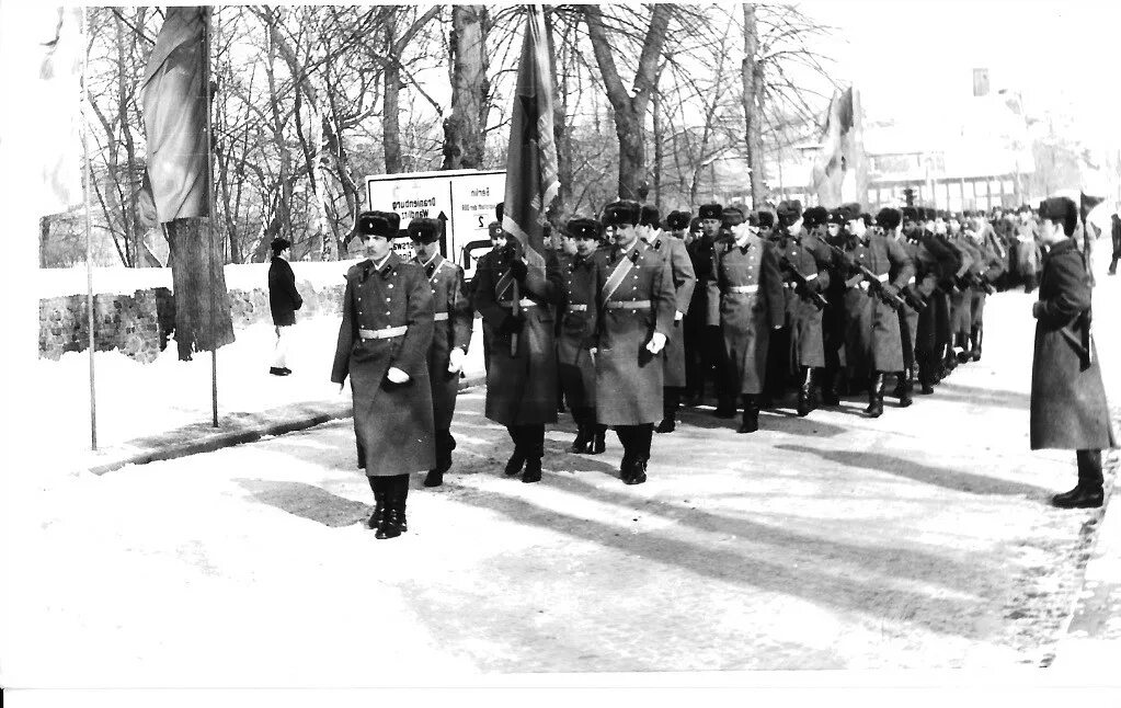 Семей военный часть. Бернау казармы. Бернау Германия военный городок. Танковый полк в Бернау. ГСВГ Бернау 68 танковый.