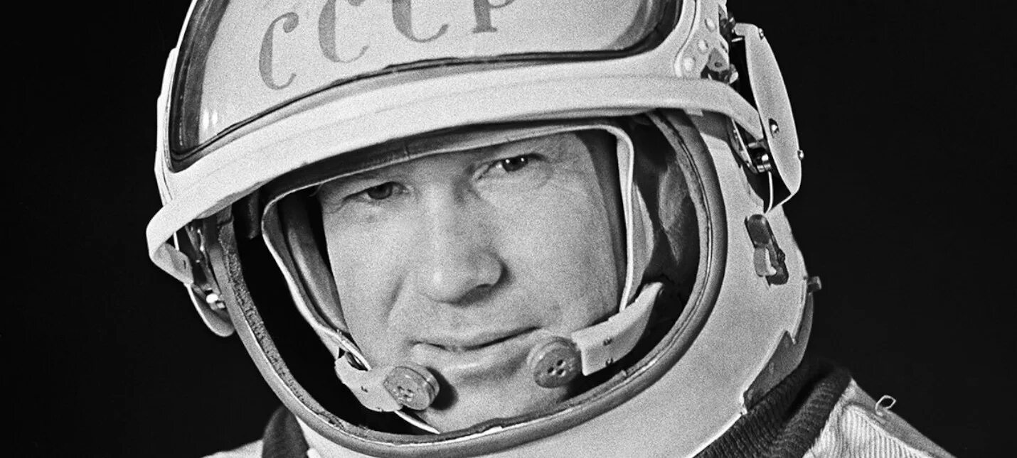 Первым вышел в открытый космос российский космонавт