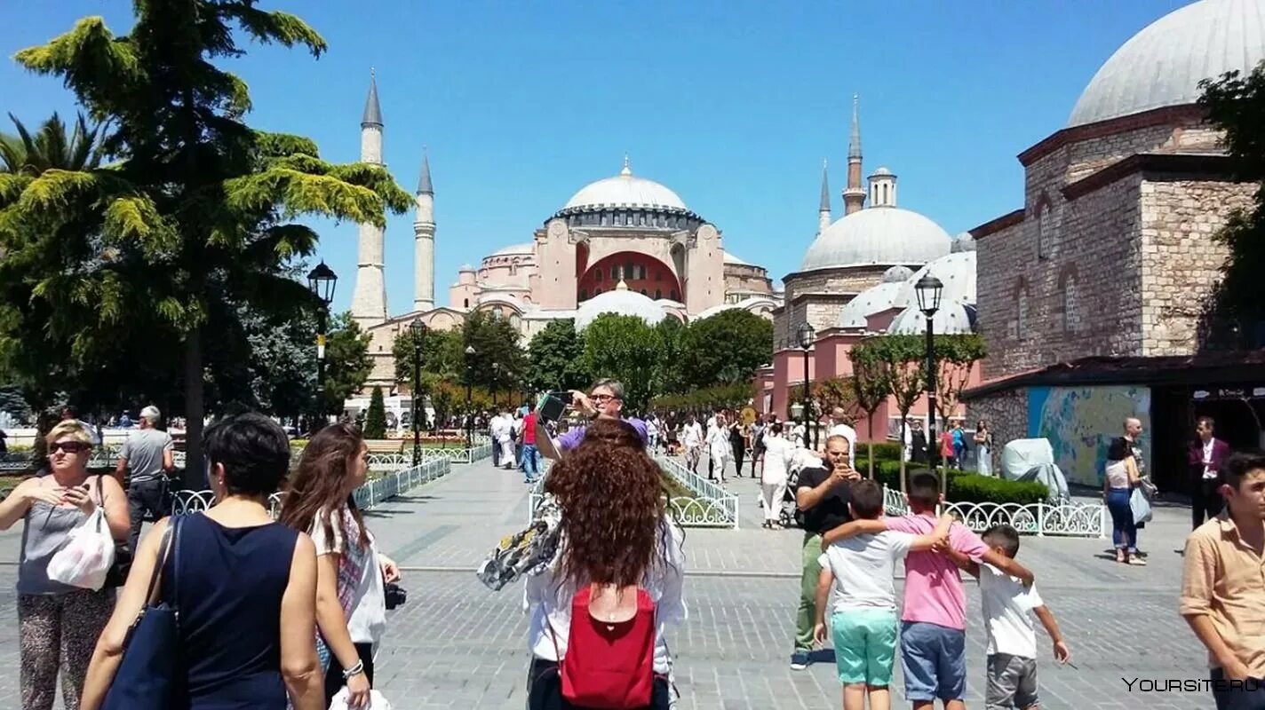 Время в городах турции. Turizm Турции. Турция Стамбул для туристов. Истанбул туристы. Стамбул экскурсии 2023.