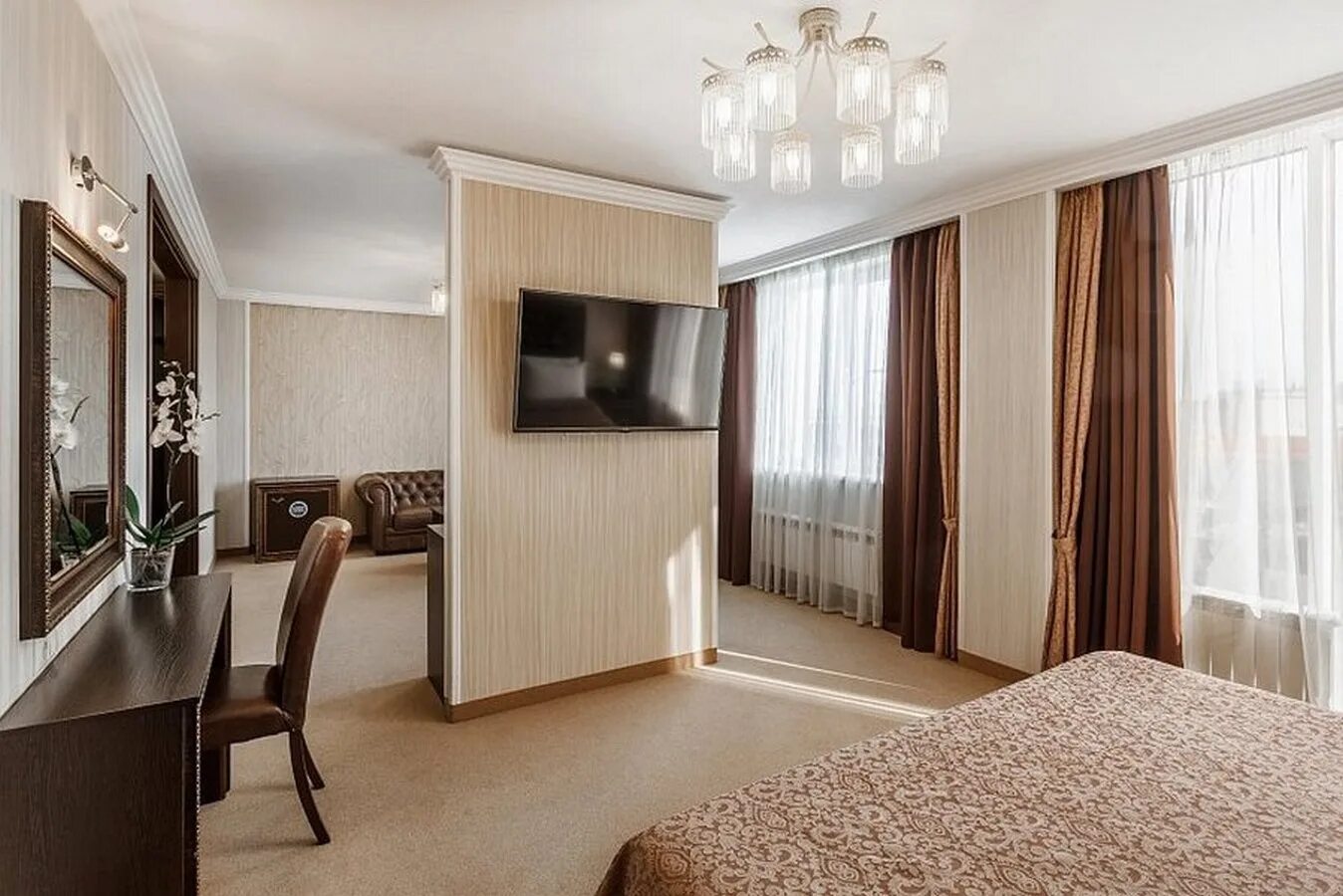 Гостиница карат. Carat Hotel Краснодар. Carat by Undersun Краснодар. Гостиница карат Краснодар ул Новороссийская. Гостиничный номер.