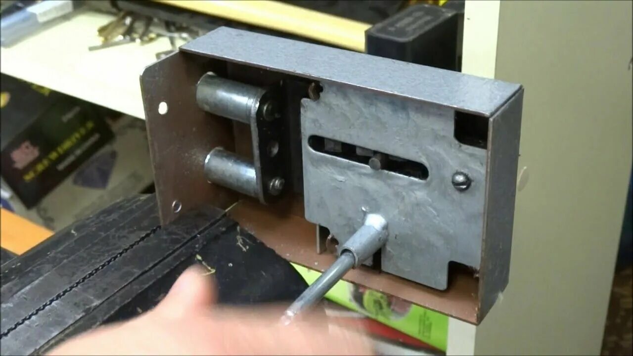 замки на гаражные ворота, старые. вскрытие гаражного замка. вскрытие гаражного замка. вскрытие гаражного замка. типы гаражных замков.