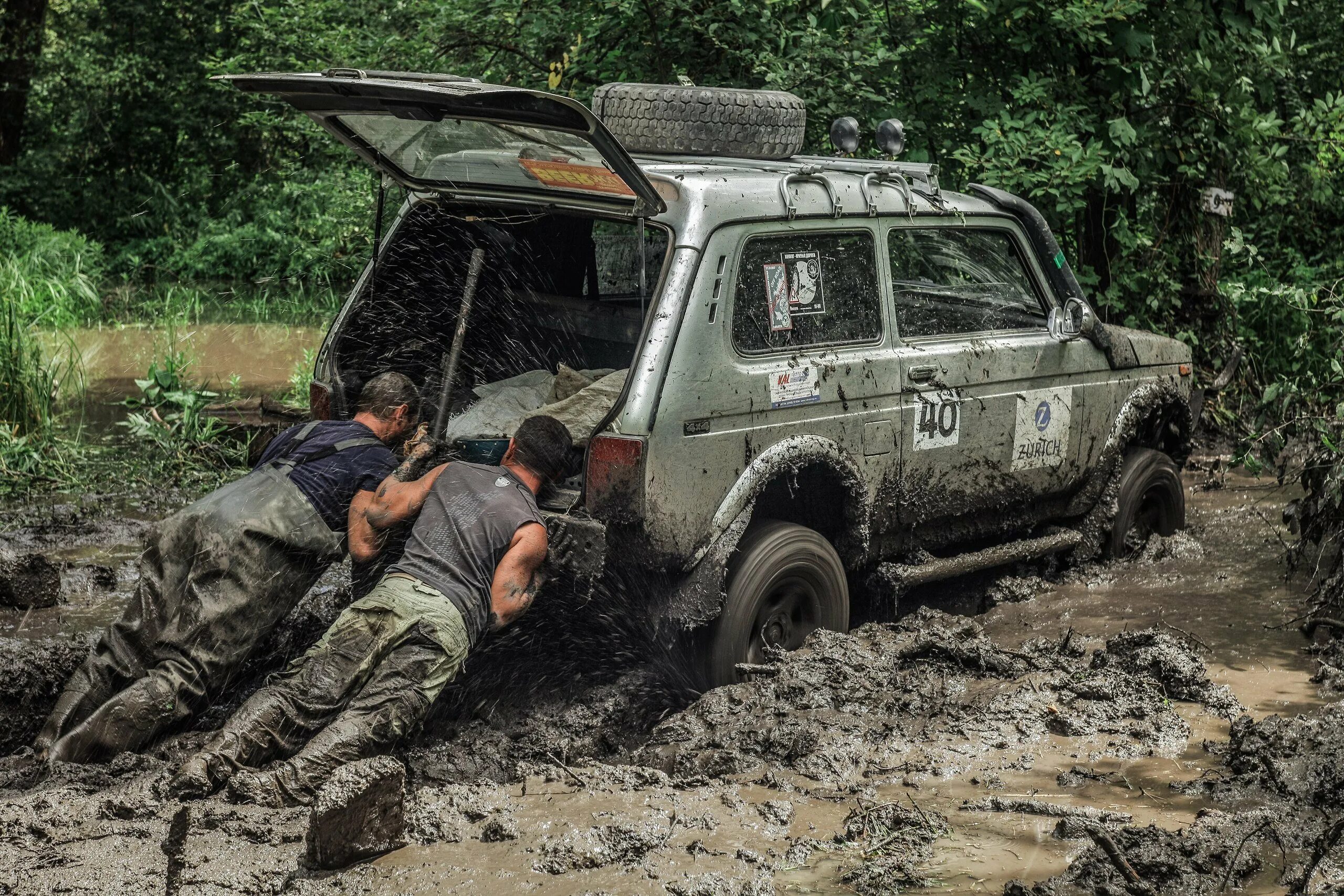 День джипа 4х4. Нива 2121 off Road. Нива 4х4 в грязи. Покатушки на Ниве 2121. Приколы про внедорожники.