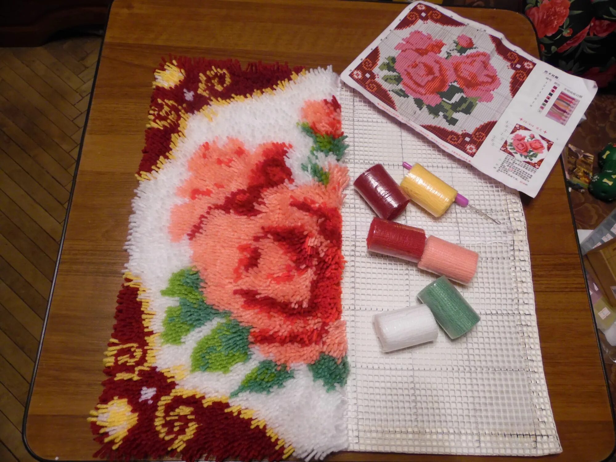 Ковровая техника наборы. Ковровая вышивка. Набор для ковровой вышивки. Вышивка ковровая техника. Ковровая вышивка для начинающих.