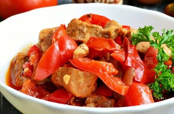 Главпродукт мясные консервы. Свинина со сладким перцем. Габаджоу (свинина в кисло-сладком соусе). Говядина в устричном соусе с овощами. Говядина с овощами на сковороде.