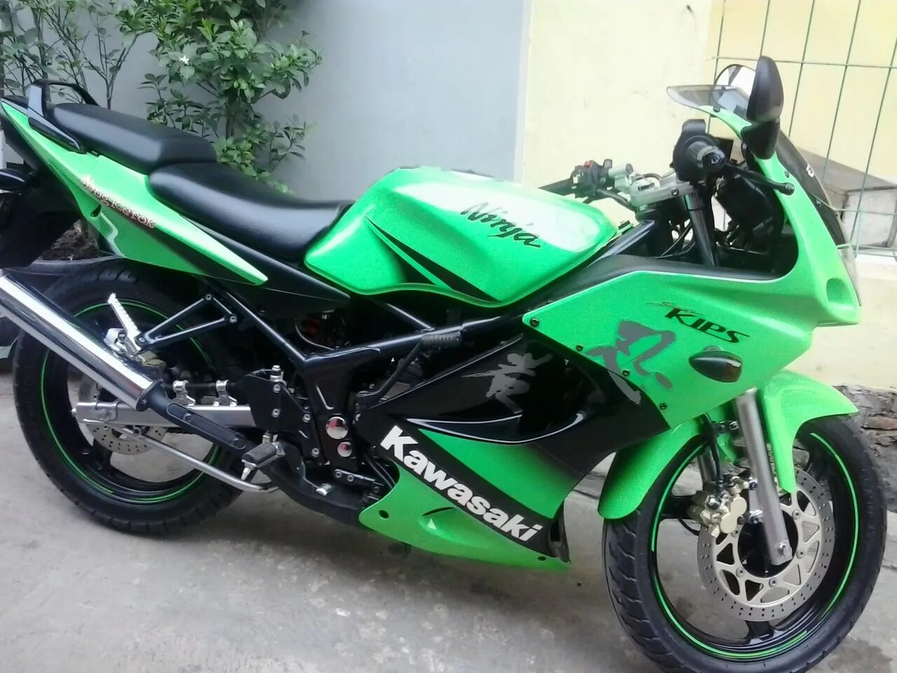 Кавасаки ninja 150rr price. Кавасаки ниндзя 150. Кавасаки эндуро 150. Ninja 150cc. Kawasaki klx150l.