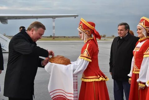 Приветствовать делегацию