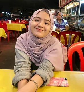 Mahasiswi hijab
