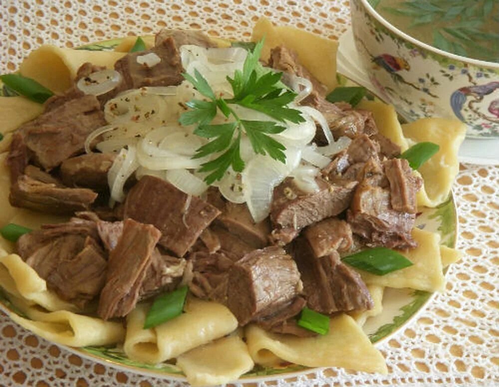 Как приготовить бешбармак с мясом. Иссык кульский бешбармак. калмыцкий бешбармак. бешбармак дагестанский. тюркский бешбармак.