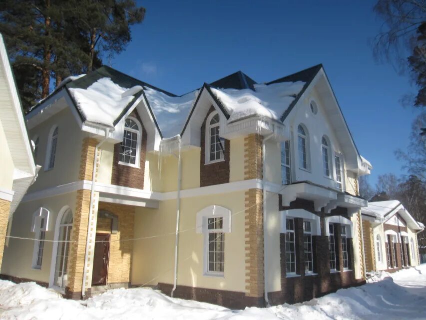 поселок салтыковка. коттеджи в салтыковке. оранжевый коттедж в салтыковке. коттеджи в салтыковке. балашиха элитный район.