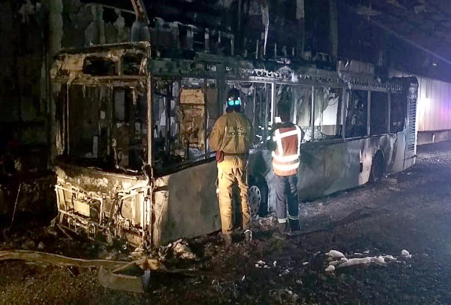 Пожар в здании. Дтп северо западный тоннель москва. Северомуйский тоннель ворота. Пожар в монбланском тоннеле 1999. Алабяно-балтийский тоннель пожар.