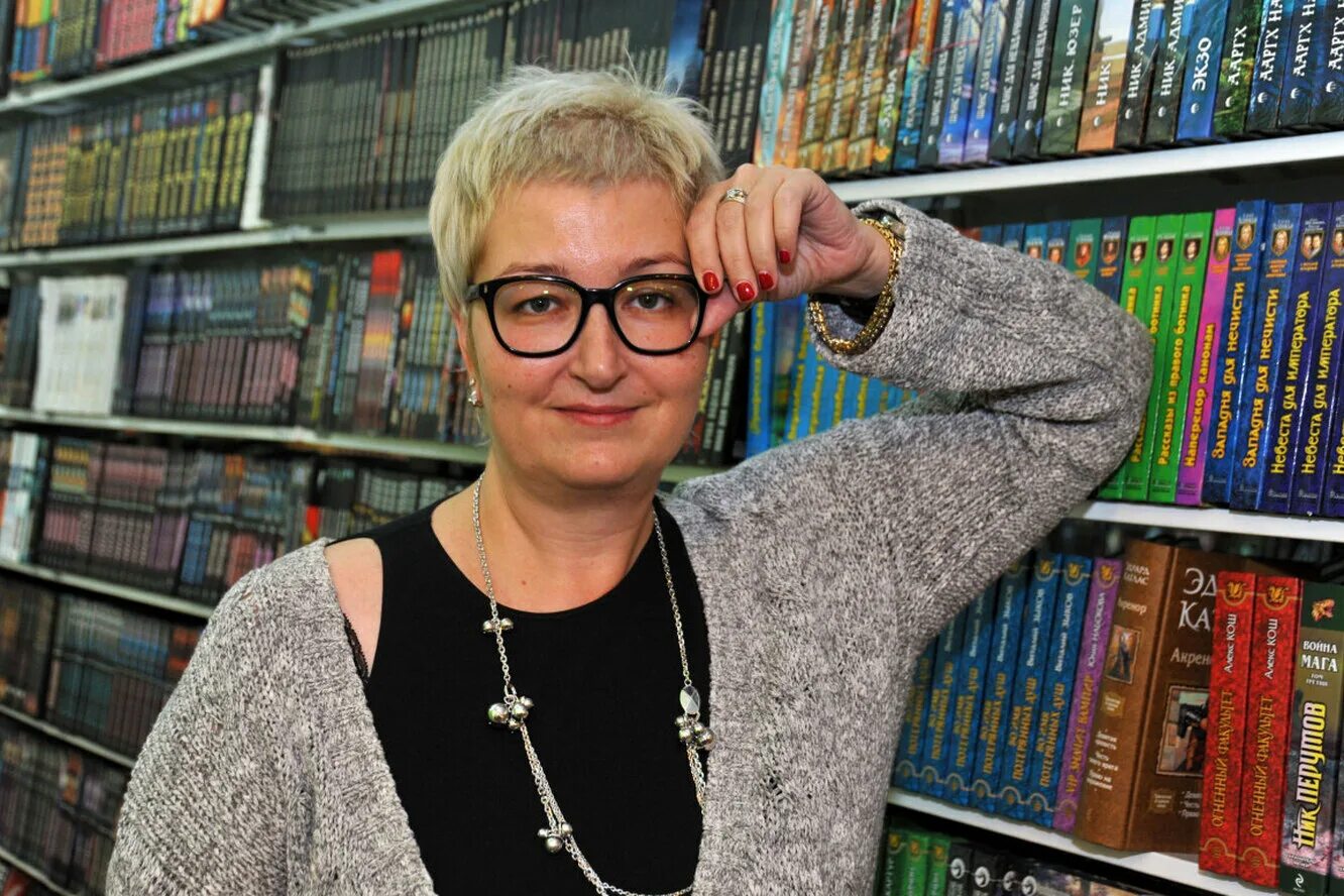 и писательница в жизни она. и писательница в жизни она. астрид линдгрен могила. агата кристи писательница. и писательница в жизни она.