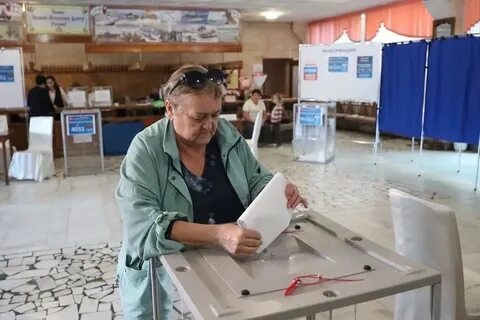 Люди на референдуме