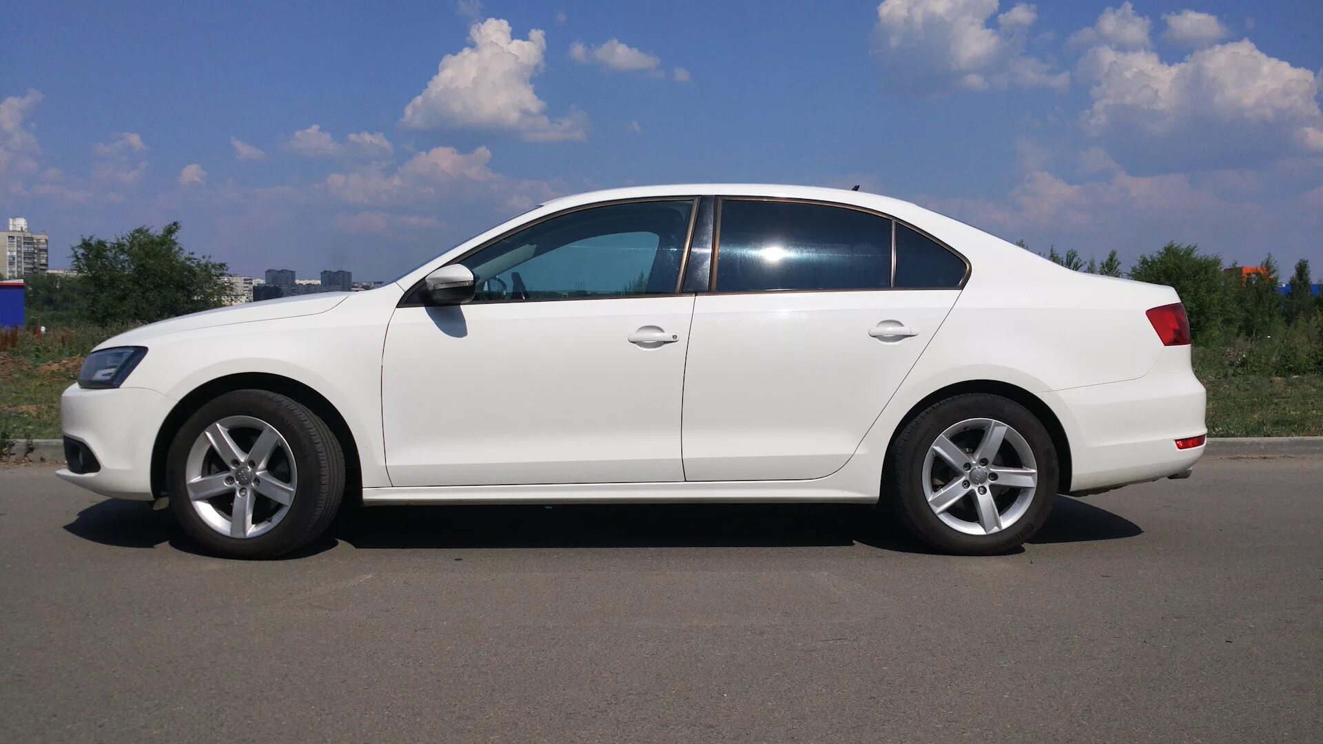 Volkswagen r16. Jetta r16. Фольксваген r16. 225 50 17 На Jetta. 8k0071497a8z8.