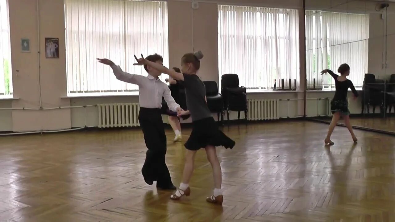 Движение для танца чача. Чачача открываем двери. Пегова бальные танцы. Бальные танцы чачача. Чачача открываем двери.