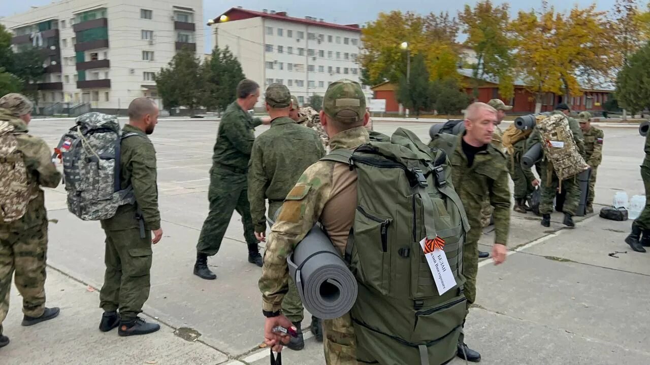 Исполком Буденновский ДНР. Мобилизованные Аксай. Буденновский рубеж. Буденовский Резервисты фото.