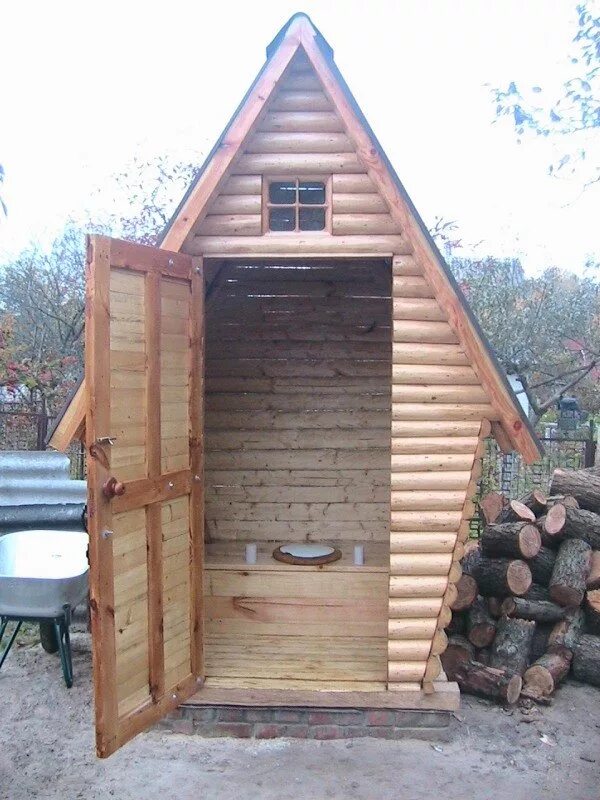 Уличный туалет своими руками из дерева. Туалет дачный. Туалет деревянный для дачи. Уличный туалет для дачи. Конструкция дачного туалета.