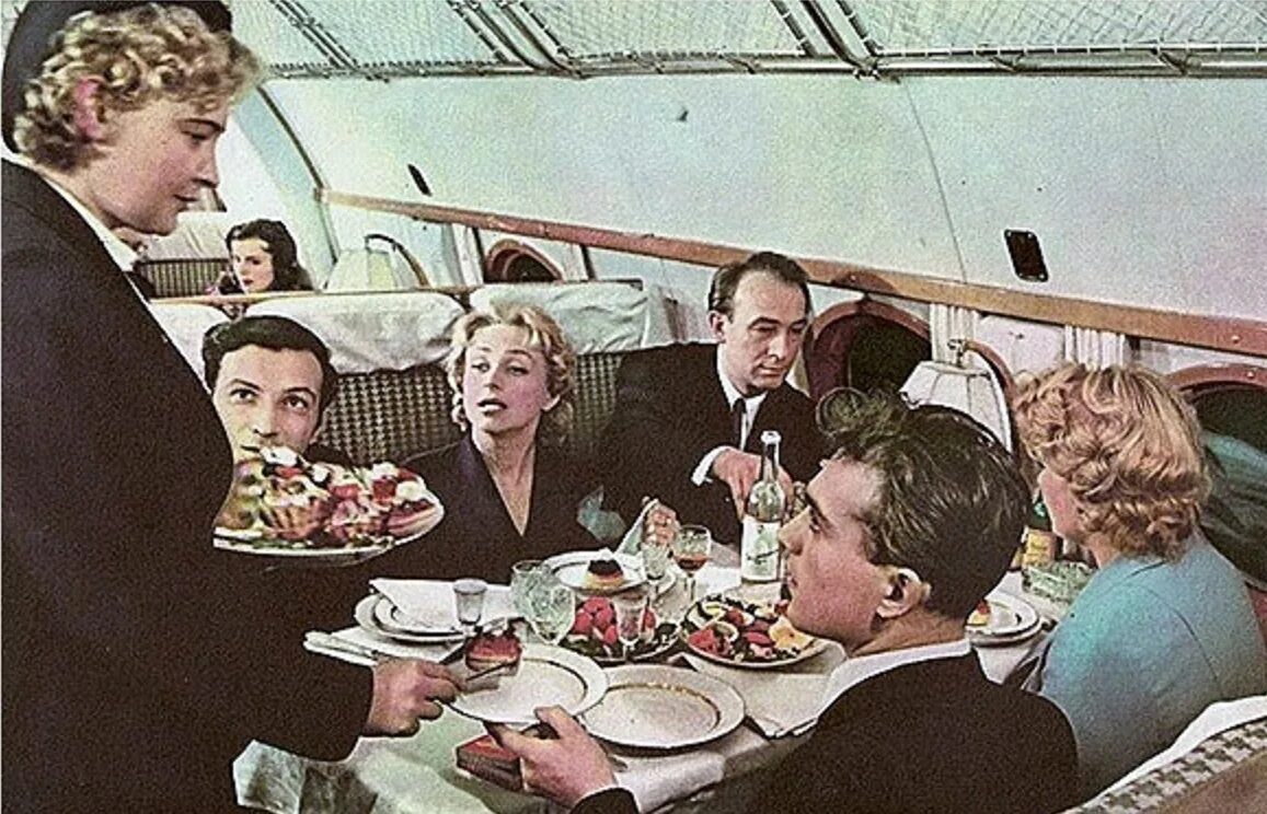 Салон 1 мая. Самолеты 60 годов. Спальные места в советских самолетах. Обед в самолете. Ту 104 салон.