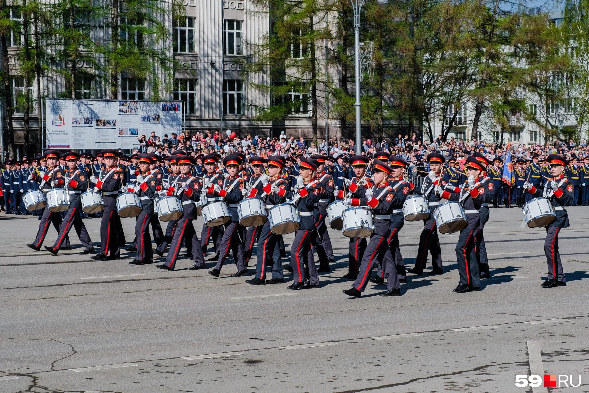 Пермский парад. Парад Победы Пермь. Пермь парад 9 мая 2020. Парад на день Победы в Перми. Парад Победы Пермь 2010 год.