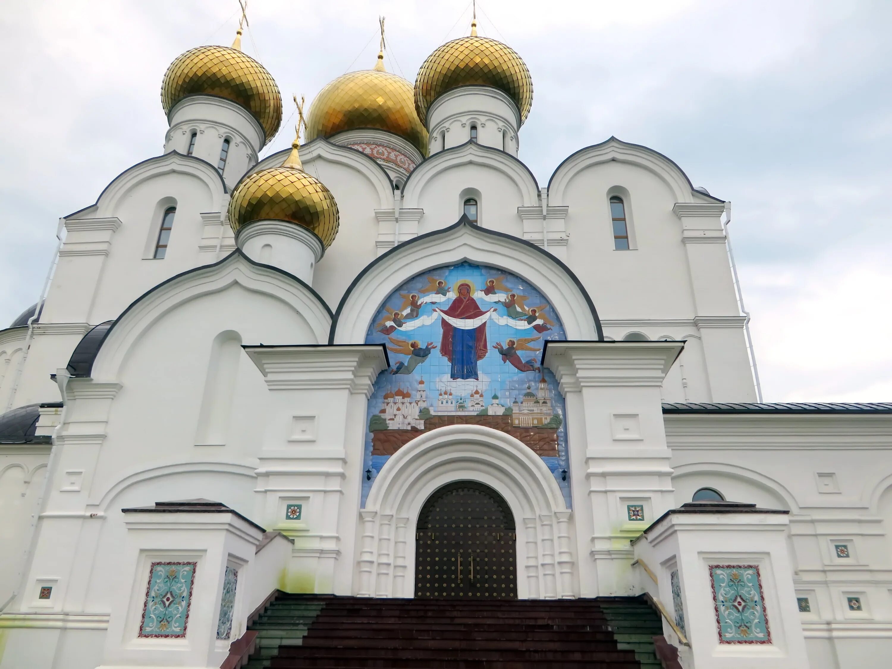 Здание русской церкви. Храм здание. Фасад православного храма.