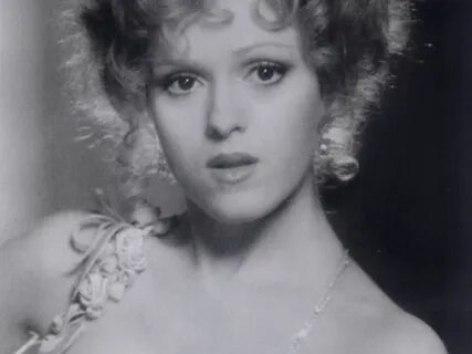 Has Bernadette Peters Had Plastic Surgery? 