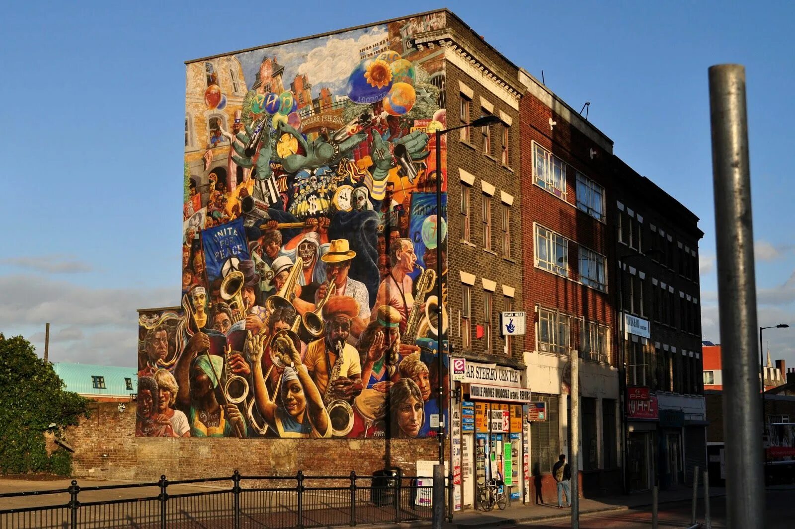 Place worst. Трущобы индии бомбей. Marlow town. Divorce leads children to the worst places. Bad town.