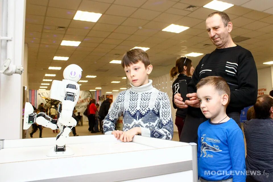Робопарк. Выставка роботов Робопарк. Выставка роботов Смоленск 2021. Выставка роботов в Америке. Выставка из выставки Робопарк.