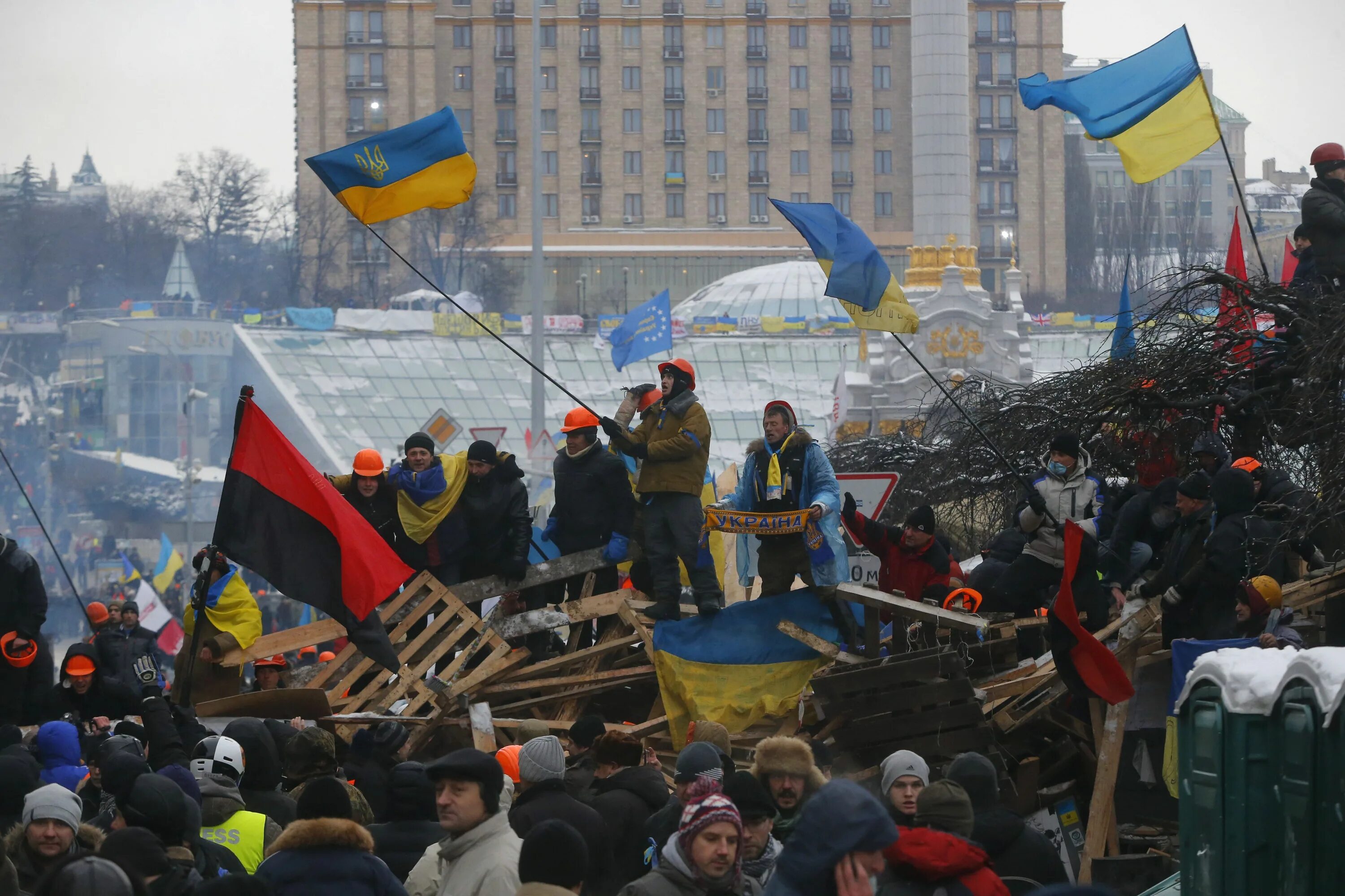 Сегодня. Русские на Евромайдане. Майдан. Евромайдан на Украине на Крещатике.
