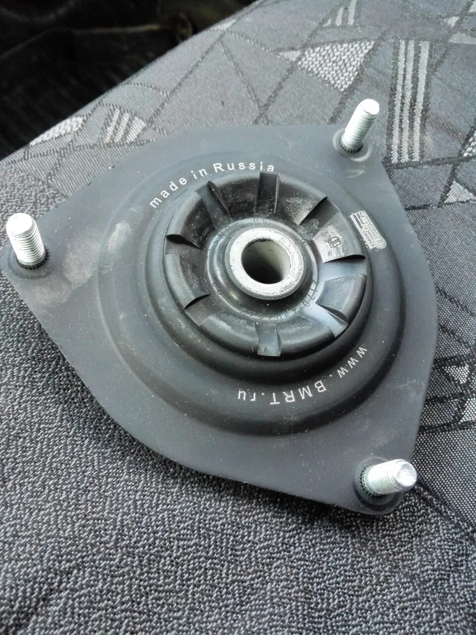Опорный подшипник лада калина. Опорник приора цена. Опора передней стойки 2170 с подшипником lada. Опорники приора. Опора стойки 2170 приора "сэви-эксперт".