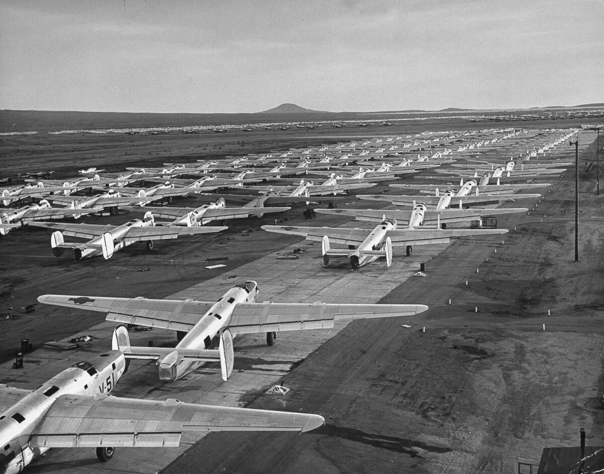 База вторая мировая. Военная база Америки 1946. Американская Военная база в Японии 1960. Аэродром США второй мировой войны.