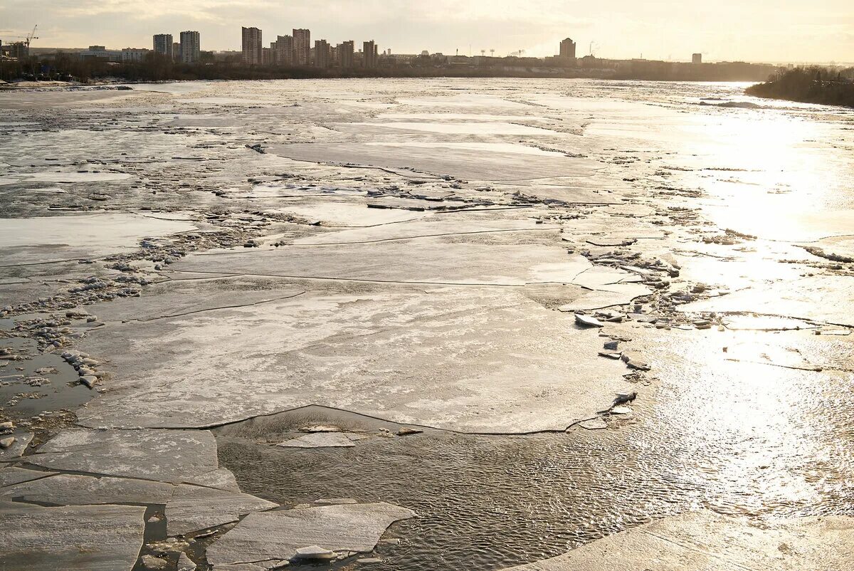 Ледоход в Нижнем Новгороде 2024. Макаров ледоход. Ледоход на Енисее в Дудинке. Ледоход на Томи 2023.