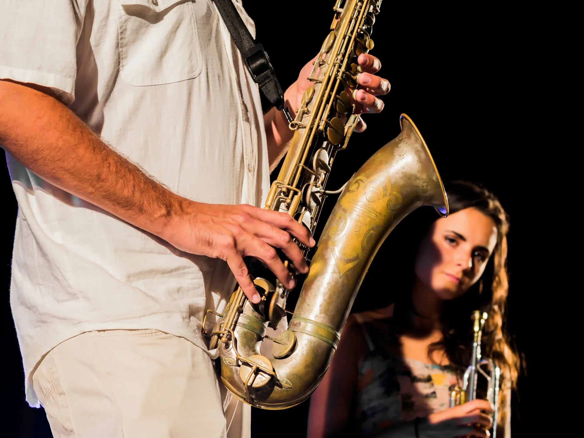 Почему саксофон. Саксофон. Джаз. Jazz саксофон. Саксофон обои.