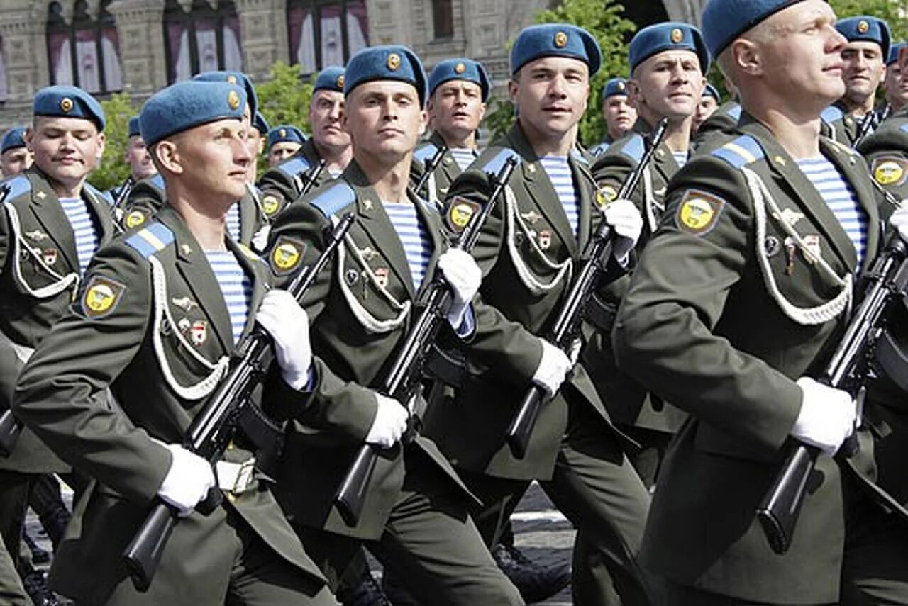 Парадная Военная форма ВДВ. Форма воздушно десантных войск. Парадная форма десантника. Парадная форма войск ВДВ.