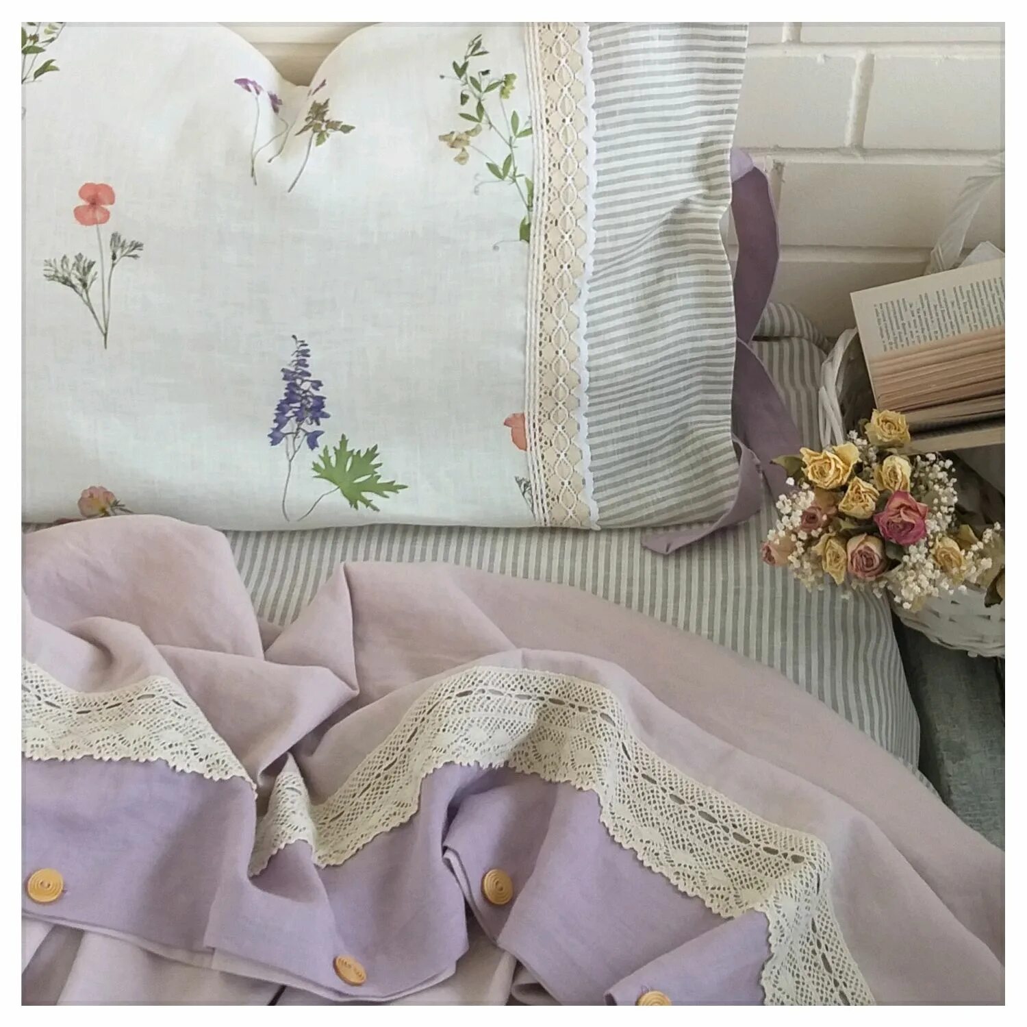 Белье с лавандой. Постельное lavender сатин премиум. Постельное белье полуторка лаванда. Постельное лаванда. Постельное лаванда.