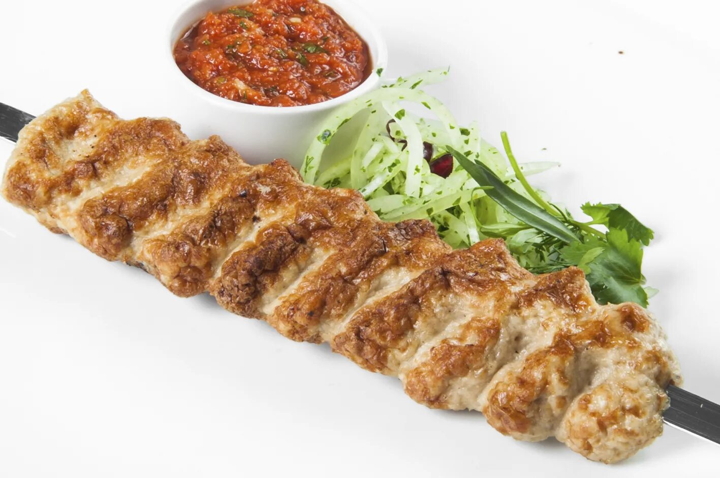Люля кебаб куриный. Шашлык люля кебаб курица. Люля кебаб куриный на мангале. Люля кебаб свинина курица
