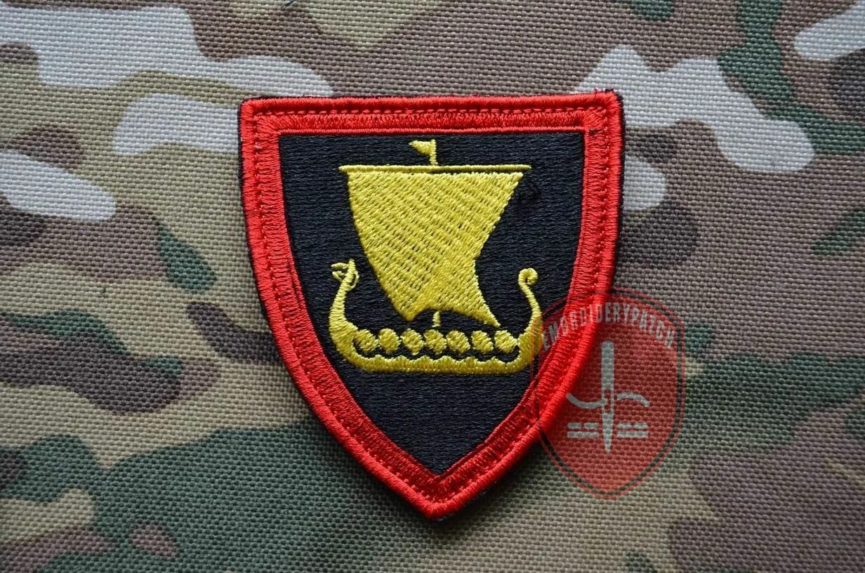 нашивка черный череп. шеврон с орлом и флагом. арт шевроны. The tribe patch. Irish republican army нашивка.